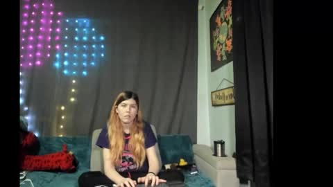 roxihazeleyes online show from December 2025 03:33:01 AM