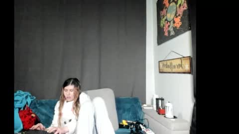 roxihazeleyes online show from January 2026 02:33:02 PM