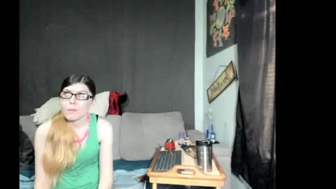 roxihazeleyes online show from April 2026 01:41:02 PM