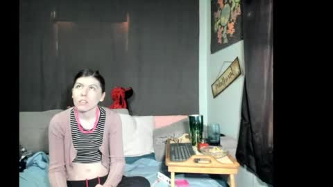 roxihazeleyes online show from April 2026 11:55:02 PM