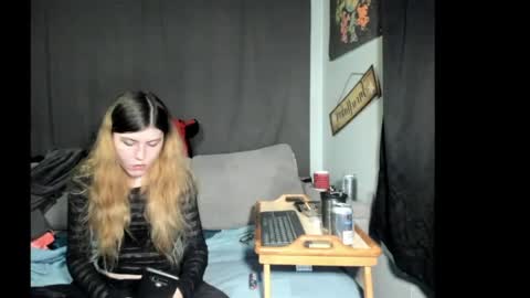 roxihazeleyes online show from May 2026 03:34:01 AM