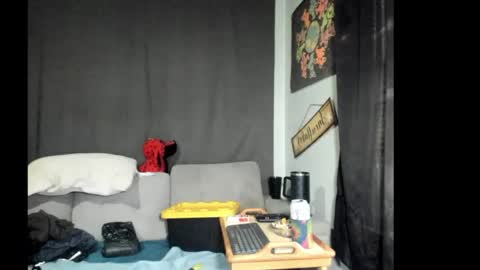 roxihazeleyes online show from May 2026 12:35:02 PM