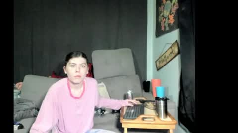 roxihazeleyes online show from May 2026 01:29:02 PM