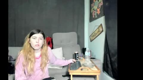 roxihazeleyes online show from May 2026 03:12:01 AM