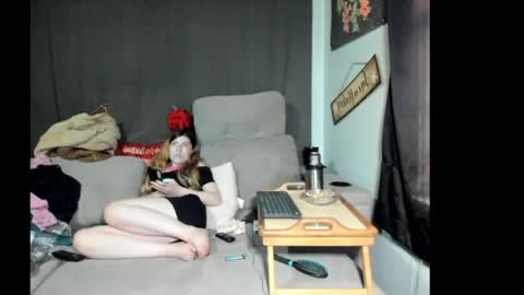 roxihazeleyes online show from May 2026 02:13:01 PM