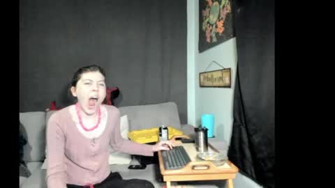 roxihazeleyes online show from May 2026 02:53:02 AM