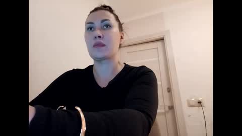 Snapshot of roxolanaa_sexy chatting on December 2024 08:04:01 PM ROXOLANAA SEXY online show from December 2024 08:04:01 PM