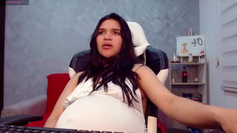 roxxi_2110 online show from October 2025 02:26:01 AM