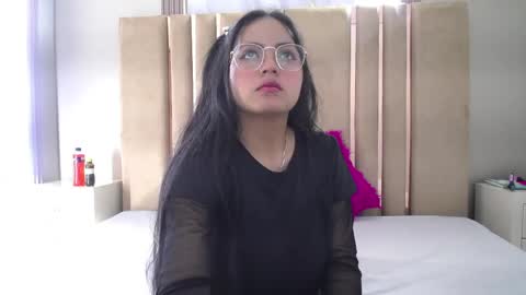 Roxxy  online show from May 2026 11:32:02 PM