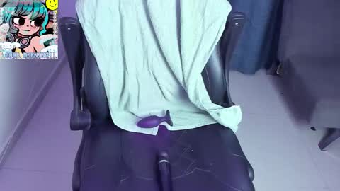 Snapshot of roxy_clark chatting on September 2025 09:23:02 AM Annah online show from September 2025 09:23:02 AM