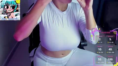 Snapshot of roxy_clark chatting on September 2025 08:19:01 AM Annah online show from September 2025 08:19:01 AM