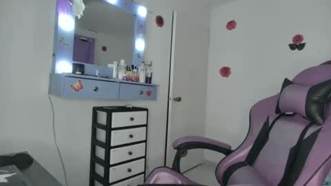 Roxy online show from May 2026 03:00:01 AM