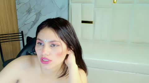 Snapshot of roxy_luxe_tf chatting on April 2026 07:58:02 PM Roxy online show from April 2026 07:58:02 PM