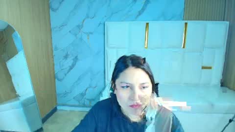 Snapshot of roxy_luxe_tf chatting on April 2026 01:25:02 PM Roxy online show from April 2026 01:25:02 PM