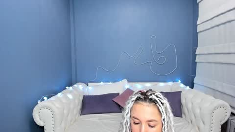 Snapshot of roxy_mars chatting on January 2025 01:17:01 AM Roxy online show from January 2025 01:17:01 AM