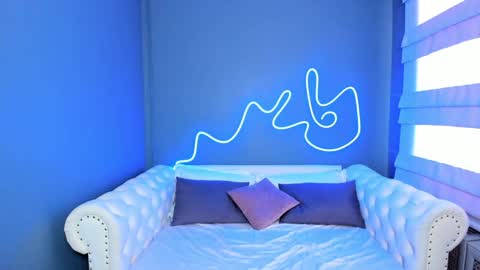 Snapshot of roxy_mars chatting on January 2025 05:05:01 AM Roxy online show from January 2025 05:05:01 AM