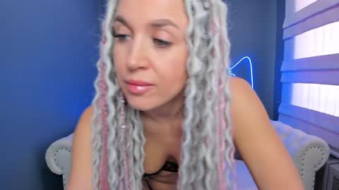 Snapshot of roxy_mars chatting on January 2025 04:59:01 AM Roxy online show from January 2025 04:59:01 AM