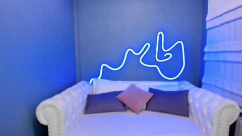 Snapshot of roxy_mars chatting on February 2025 01:20:02 AM Roxy online show from February 2025 01:20:02 AM