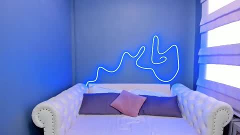 Snapshot of roxy_mars chatting on February 2025 04:14:02 AM Roxy online show from February 2025 04:14:02 AM