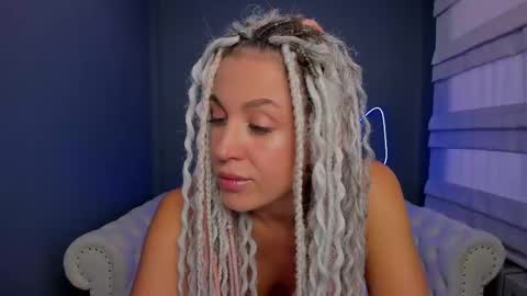 Snapshot of roxy_mars chatting on March 2025 01:58:02 AM Roxy online show from March 2025 01:58:02 AM