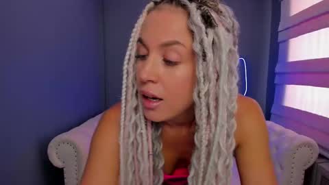 Snapshot of roxy_mars chatting on March 2025 06:02:02 AM Roxy online show from March 2025 06:02:02 AM