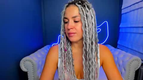 Snapshot of roxy_mars chatting on September 2025 01:18:02 AM Roxy online show from September 2025 01:18:02 AM