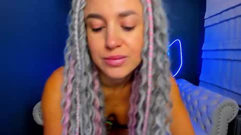 Snapshot of roxy_mars chatting on September 2025 01:31:02 AM Roxy online show from September 2025 01:31:02 AM