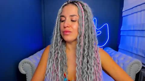 Snapshot of roxy_mars chatting on September 2025 02:04:02 AM Roxy online show from September 2025 02:04:02 AM