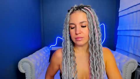 Snapshot of roxy_mars chatting on October 2025 01:34:01 AM Roxy online show from October 2025 01:34:01 AM