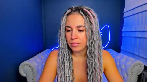 Snapshot of roxy_mars chatting on October 2025 01:17:02 AM Roxy online show from October 2025 01:17:02 AM