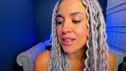 Snapshot of roxy_mars chatting on October 2025 02:04:01 AM Roxy online show from October 2025 02:04:01 AM