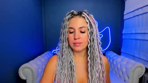 Snapshot of roxy_mars chatting on October 2025 01:17:01 AM Roxy online show from October 2025 01:17:01 AM