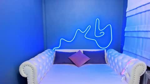 Snapshot of roxy_mars chatting on October 2025 01:39:02 AM Roxy online show from October 2025 01:39:02 AM