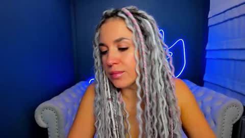 Snapshot of roxy_mars chatting on October 2025 01:27:02 AM Roxy online show from October 2025 01:27:02 AM