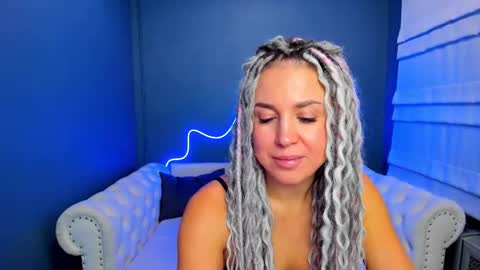 Snapshot of roxy_mars chatting on October 2025 01:42:01 AM Roxy online show from October 2025 01:42:01 AM