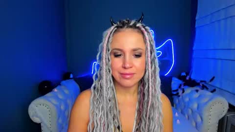 Snapshot of roxy_mars chatting on November 2025 01:18:02 AM Roxy online show from November 2025 01:18:02 AM