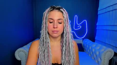 Snapshot of roxy_mars chatting on November 2025 02:01:02 AM Roxy online show from November 2025 02:01:02 AM