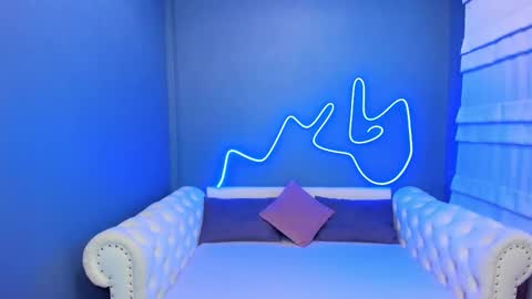 Snapshot of roxy_mars chatting on November 2025 01:49:02 AM Roxy online show from November 2025 01:49:02 AM