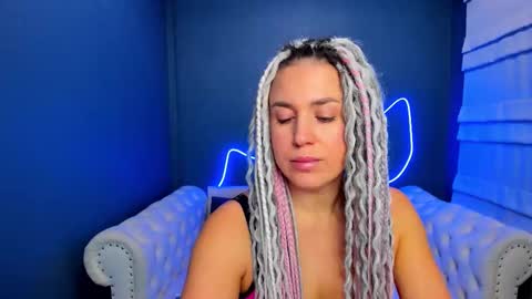 Snapshot of roxy_mars chatting on November 2025 01:38:01 AM Roxy online show from November 2025 01:38:01 AM