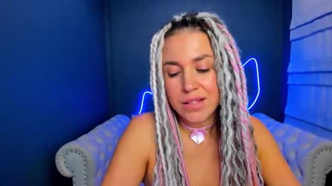 Snapshot of roxy_mars chatting on November 2025 04:15:01 AM Roxy online show from November 2025 04:15:01 AM