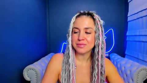 Snapshot of roxy_mars chatting on December 2025 01:32:01 AM Roxy online show from December 2025 01:32:01 AM