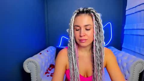 Snapshot of roxy_mars chatting on December 2025 01:33:02 AM Roxy online show from December 2025 01:33:02 AM