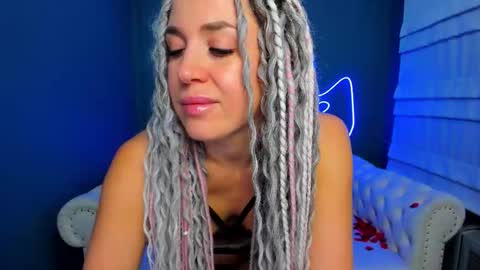 Snapshot of roxy_mars chatting on December 2025 01:47:02 AM Roxy online show from December 2025 01:47:02 AM