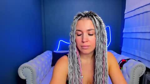 Snapshot of roxy_mars chatting on December 2025 02:06:02 AM Roxy online show from December 2025 02:06:02 AM