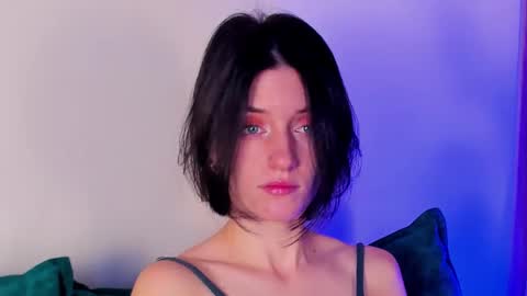 roxy_riot_ online show from February 2025 01:29:02 AM