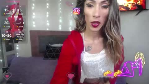 Snapshot of roxy_roxxan chatting on January 2026 10:35:02 PM - online show from January 2026 10:35:02 PM