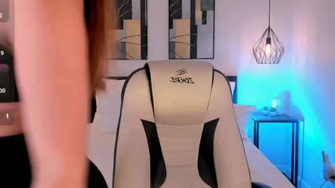 Roxy follow me online show from May 2026 11:39:02 AM