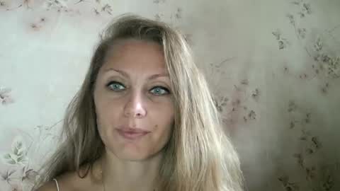 roxyfox18x01 online show from October 2025 07:15:01 AM