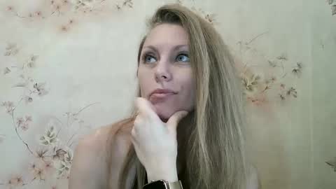 roxyfox18x01 online show from February 2026 07:58:02 AM