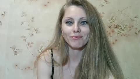 roxyfox18x01 online show from April 2026 07:34:01 PM